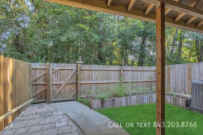 Foto del edificio - 302 Springview Ln