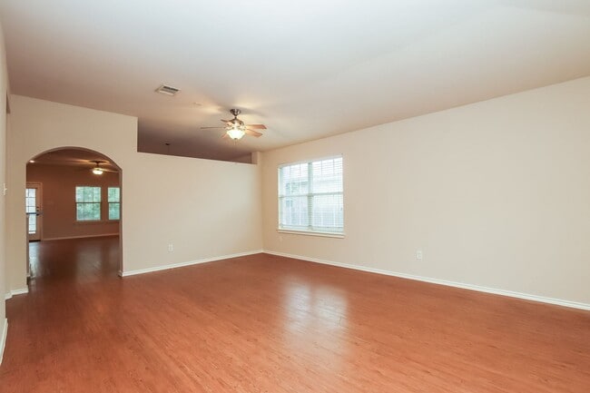 Building Photo - Beautiful one story home