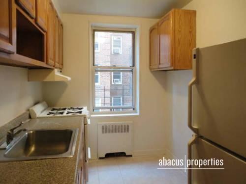 Primary Photo - 217 E 7th St