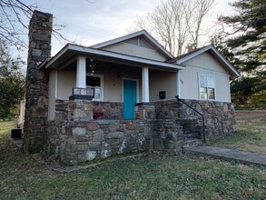 Building Photo - 704 W Central Ave