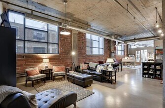 Building Photo - 718 Washington Ave N