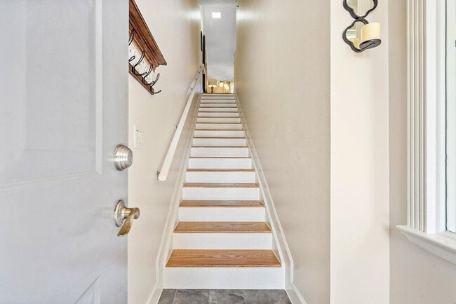 Foto del edificio - 2054 Alta Meadows Ln