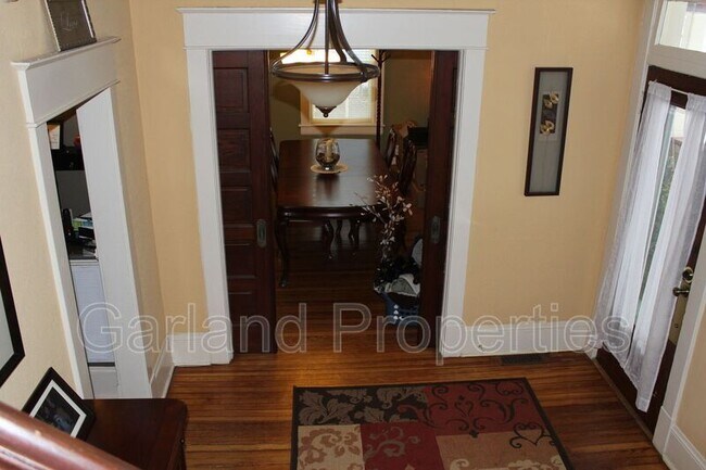 Building Photo - 451 Arbutus Ave SE