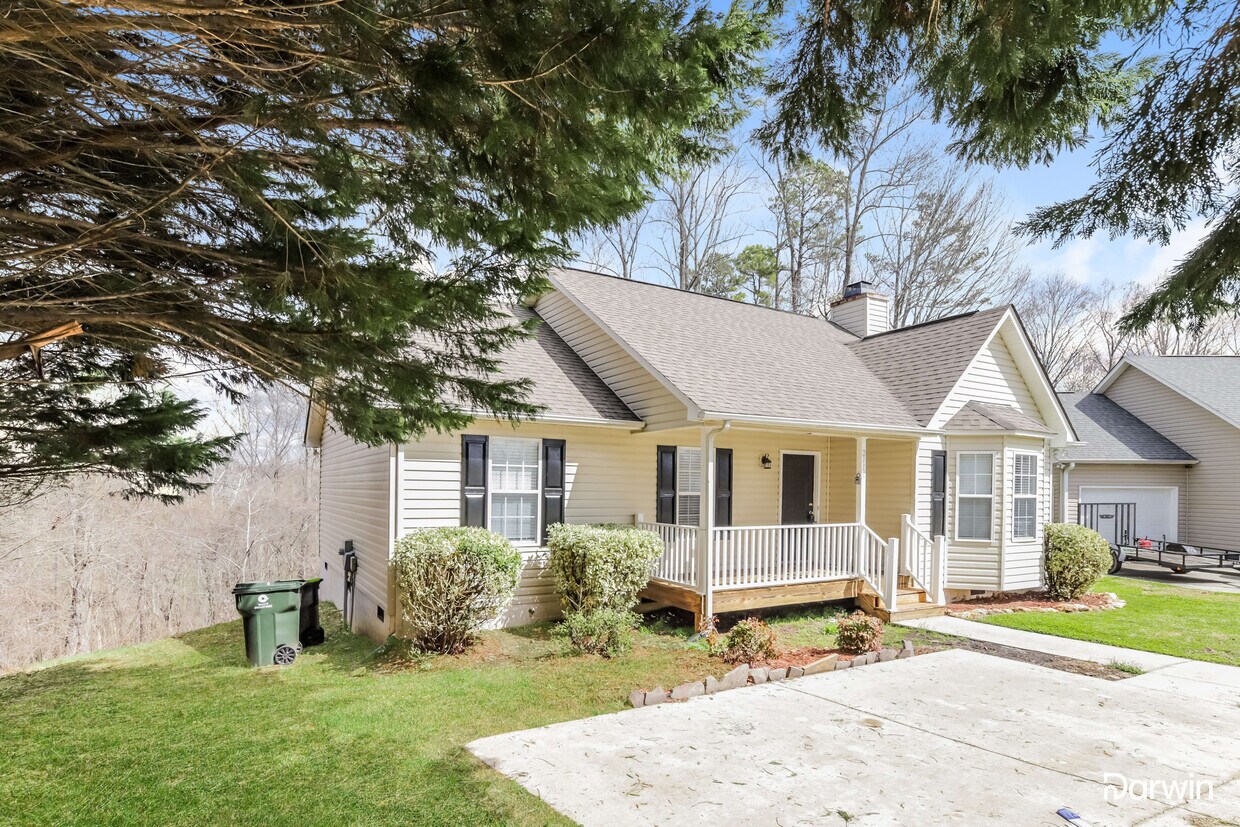 Primary Photo - 2114 Mciver Drive, Winston Salem, NC 27127