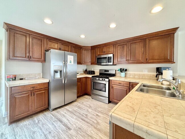 Foto del edificio - Oxnard | 3 Bed 2.5 Bath | Harborfront Have...