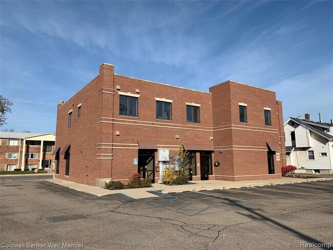 Building Photo - 616 E Eleven Mile Rd