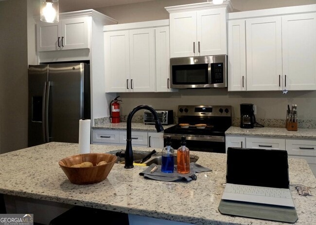 Building Photo - 409 N Main St