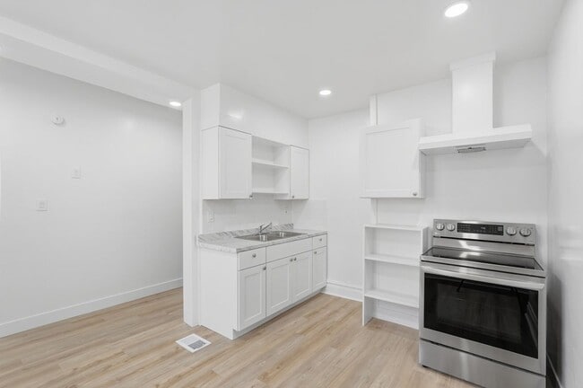 Building Photo - University of Utah Student Housing