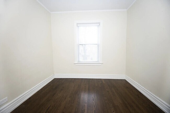 Foto del edificio - 3703 N Hoyne Ave