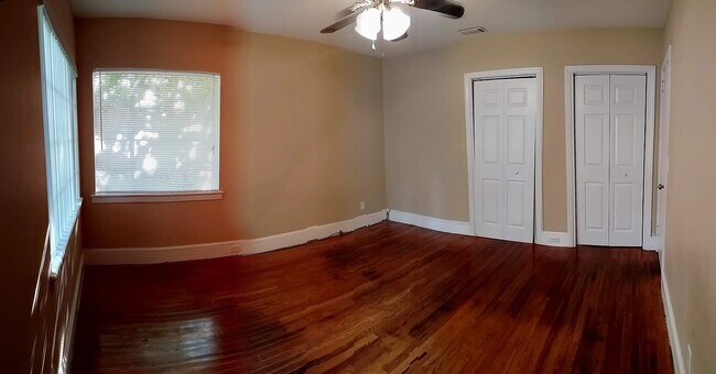 Segundo dormitorio al armario - 159 E Lincoln Ave