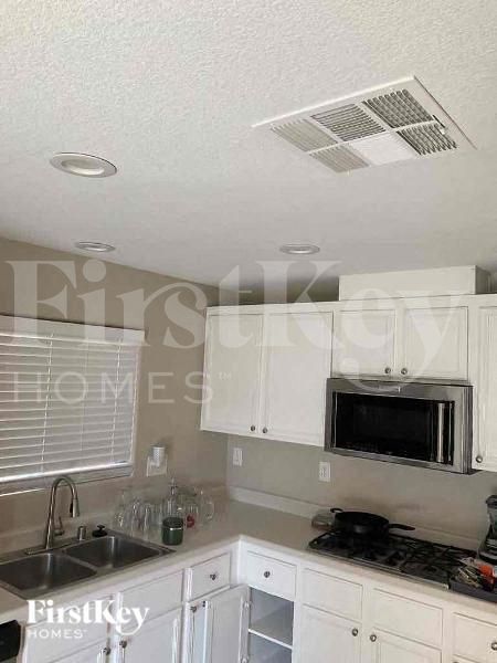 Building Photo - 10833 Beach House Ave