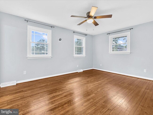Building Photo - 7718 Suitt Dr