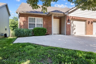 Building Photo - 701 Glenstone Dr