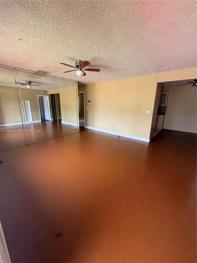 Foto del edificio - 17950 NW 6th Ct
