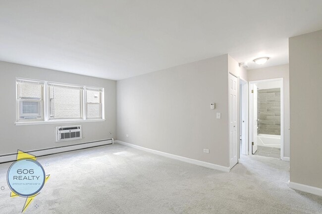 Building Photo - 3001 N Thatcher Ave