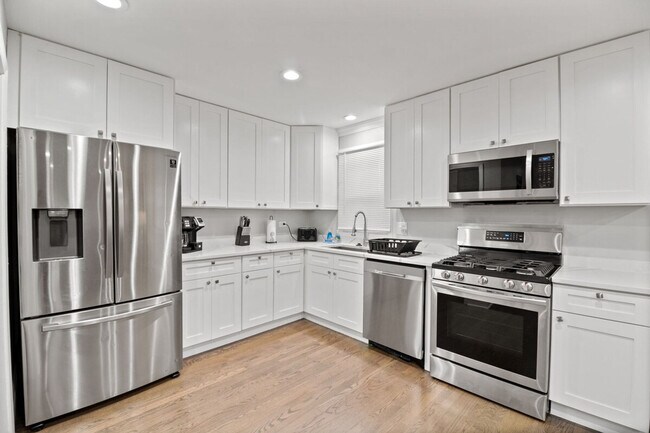 Building Photo - 1821 Altoona Ct