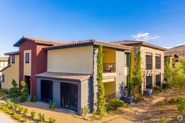 Building Photo - Tuscan Highlands