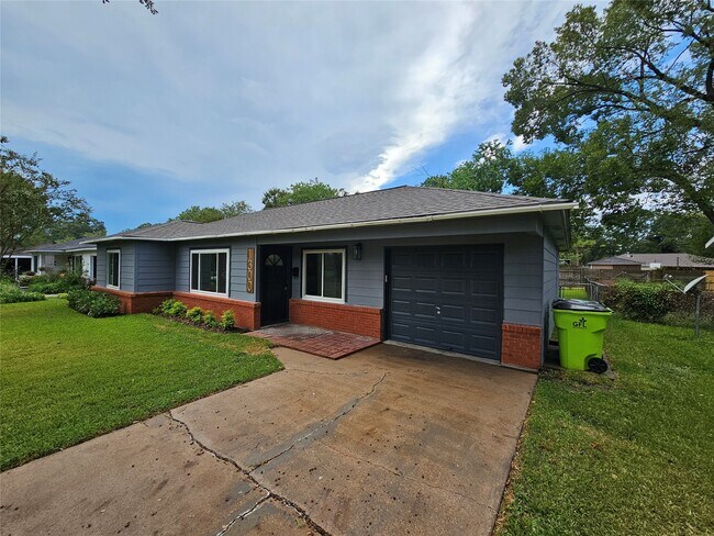 Foto del edificio - 1300 Lawrence St