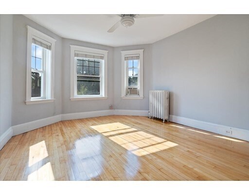 Primary Photo - 171 Hancock St
