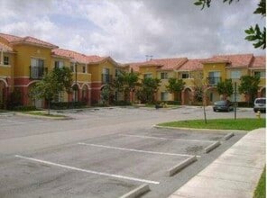 Building Photo - 1407 S Santa Catalina Cir