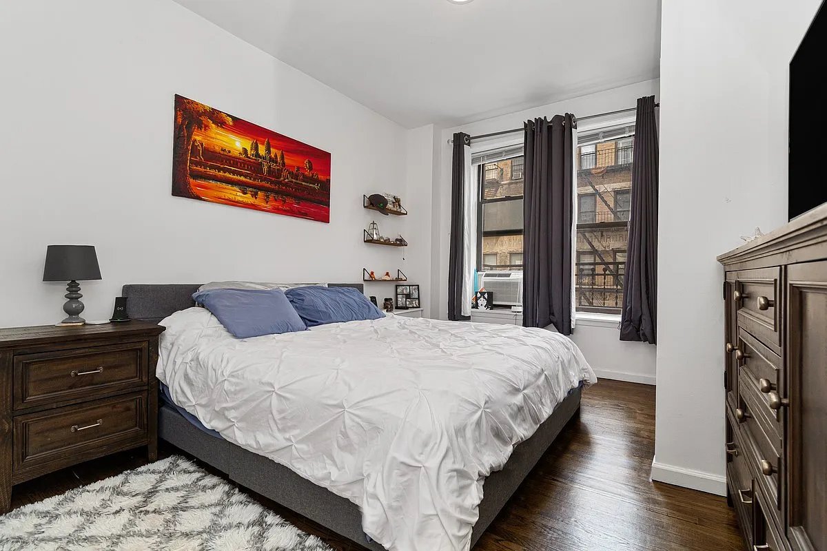 Primary Photo - 6 W 107th St