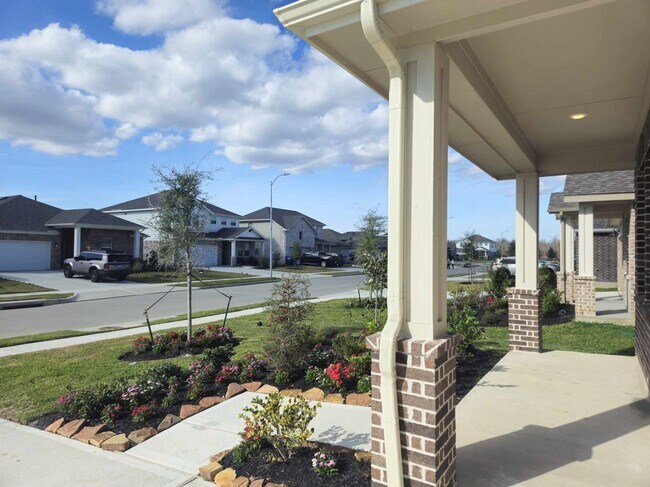 Foto del edificio - 8414 Bay Oaks Dr