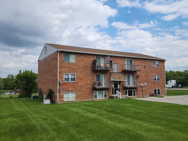 Building Photo - 3990 Yearling Ct