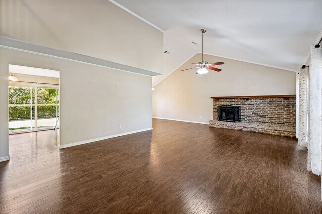 Foto del edificio - 400 Harrington Ln