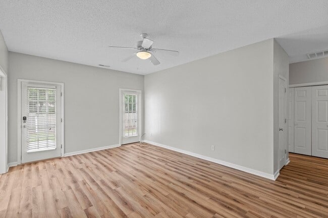 Building Photo - 506 Cedar Ave