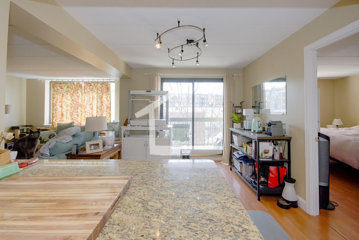 Upscale 2bed/2 bath - Upscale 2bed/2 bath