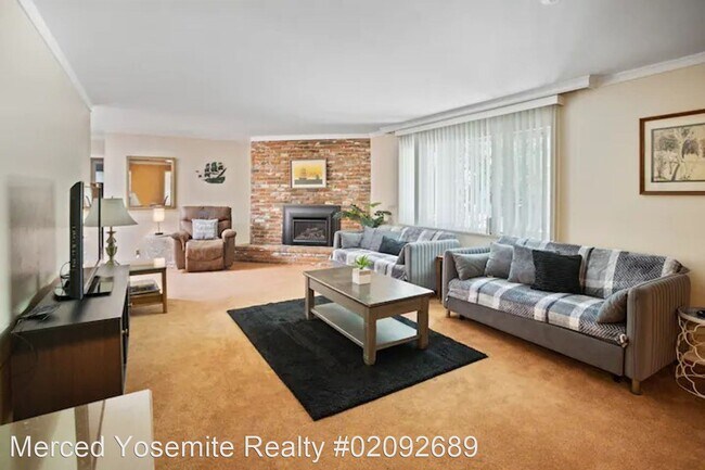 Building Photo - 5 br, 3 bath House - 2915 Evelyn Ave