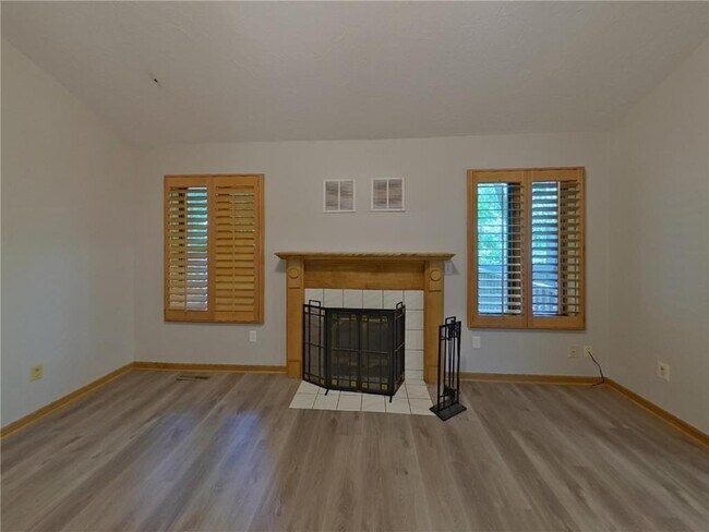 Foto del edificio - 16740 N Manor Rd