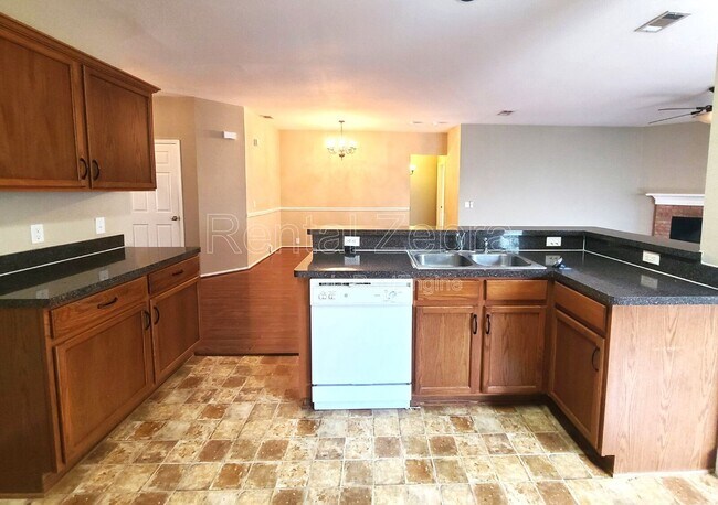 Foto del edificio - 8612 Orleans Ln