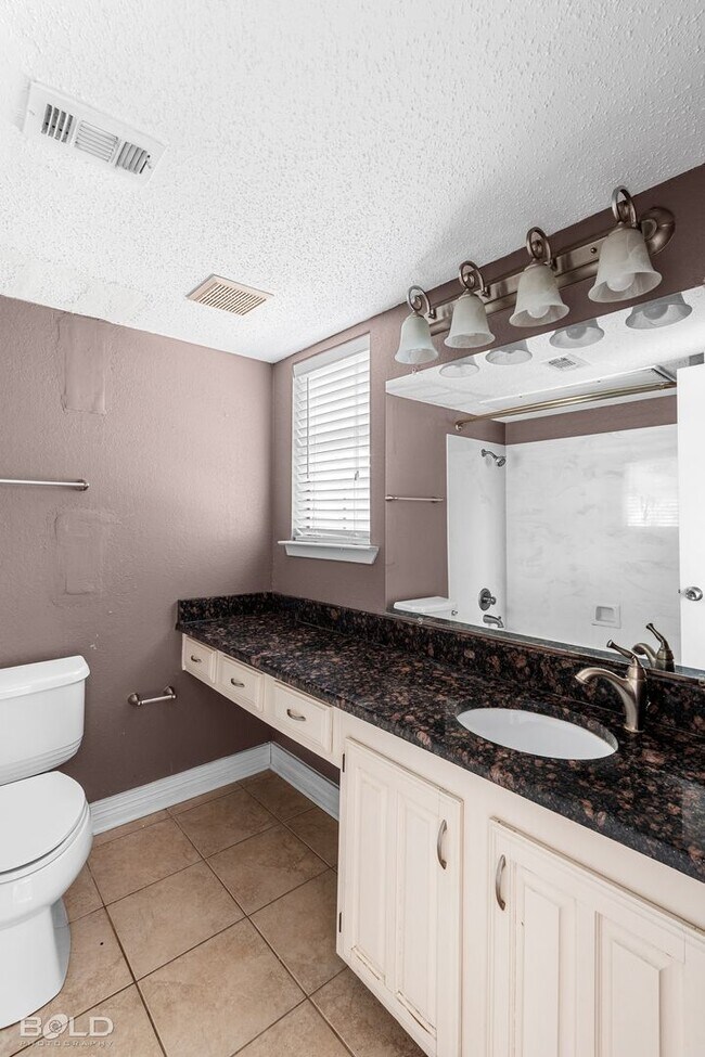 Foto del edificio - Townhome for rent!