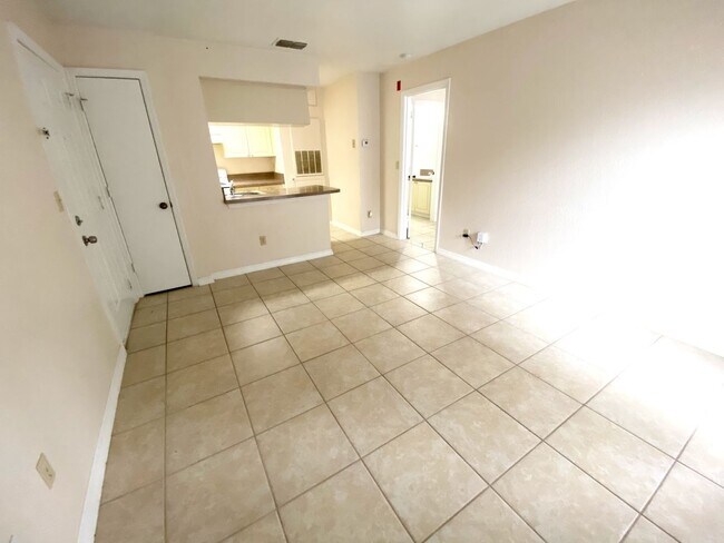 Foto del edificio - 2550 N Alafaya Trail