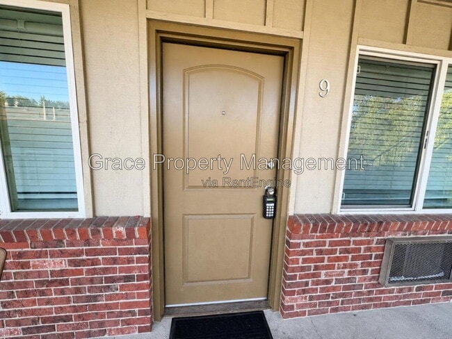 Building Photo - 1062 Josephine St