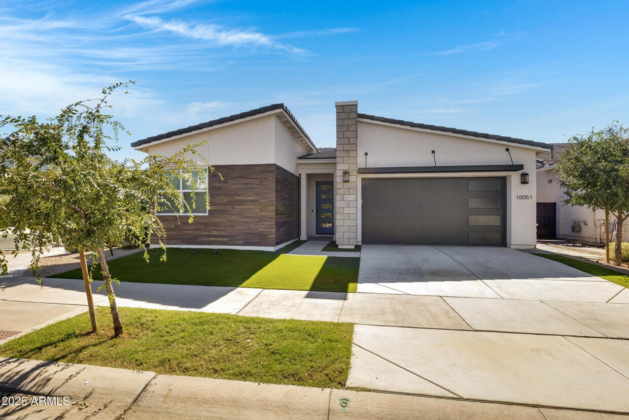 Primary Photo - 10051 E Talon Ave