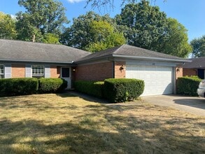 Building Photo - 8758 Meadowcreek Dr