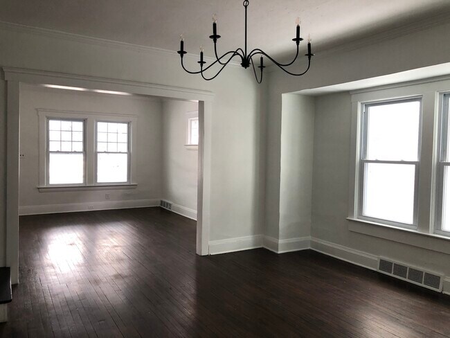 Foto del edificio - 14623 Clifton Blvd