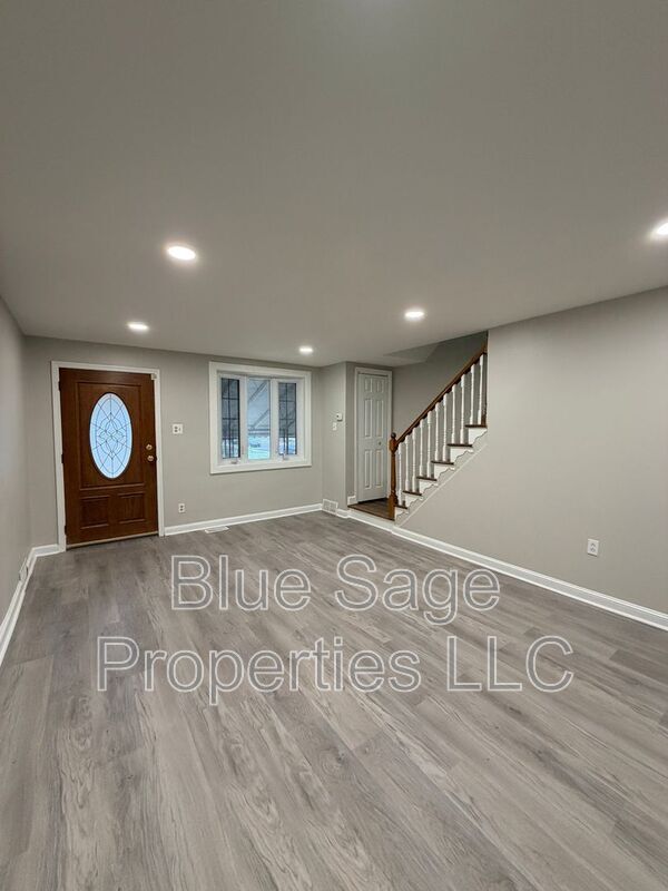 Foto del edificio - 402 Rively Ave