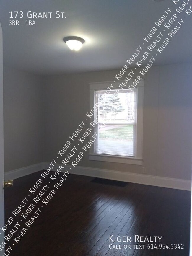 Building Photo - 3 Bedroom, 1 Bathroom Home