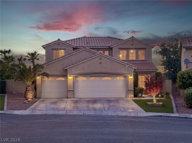 Building Photo - 3025 Scenic Valley Way