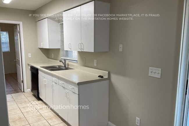 Building Photo - 102 Balboa Ct