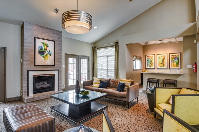 Clubroom - Cascades Overlook