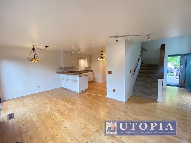 Foto del edificio - Charming 3 bed, 1.5 bath home in Live Oak, close to the beach and local markets