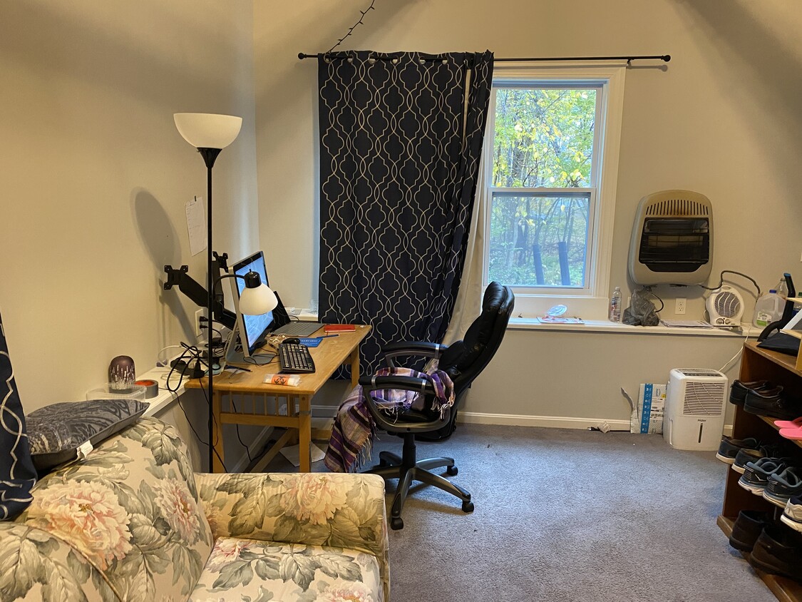 8 Woodridge Rd Unit 8, Durham, NH 03824 8 Woodridge Rd Durham, NH