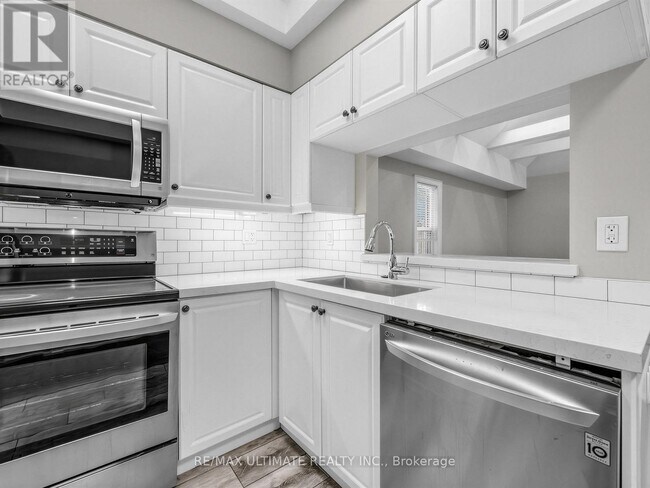 Photo du bâtiment - 213 Langley Ave