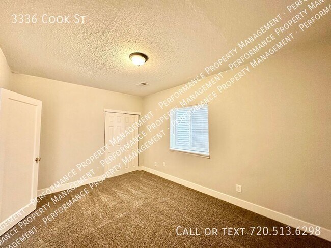 Foto del edificio - Spacious Lower Level Duplex in Clayton Nei...