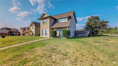 Building Photo - 4023 Southern Trace Dr