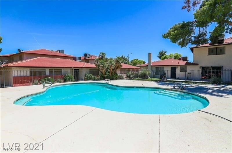 Foto principal - 5278 S Maryland Pkwy